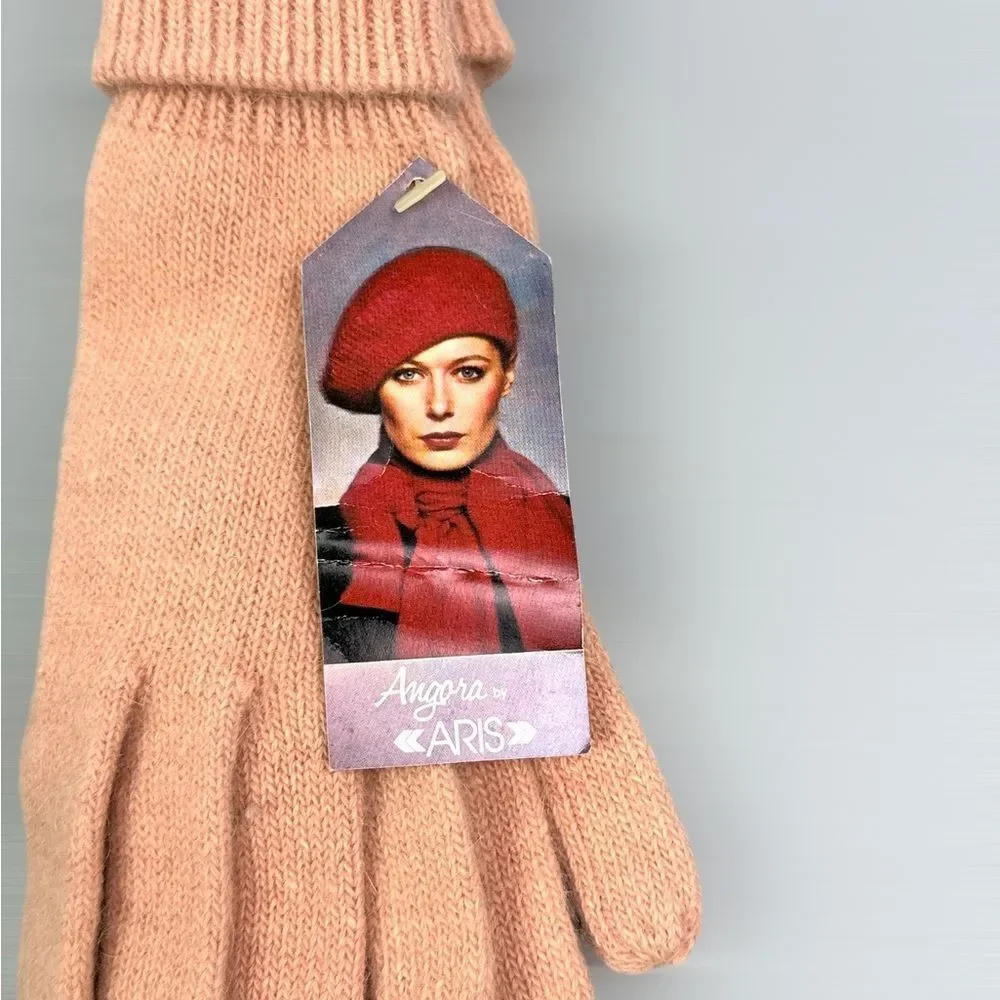 Aris Peach Color Knit Gloves Angora Lambswool Blend One Size Vintage NWT